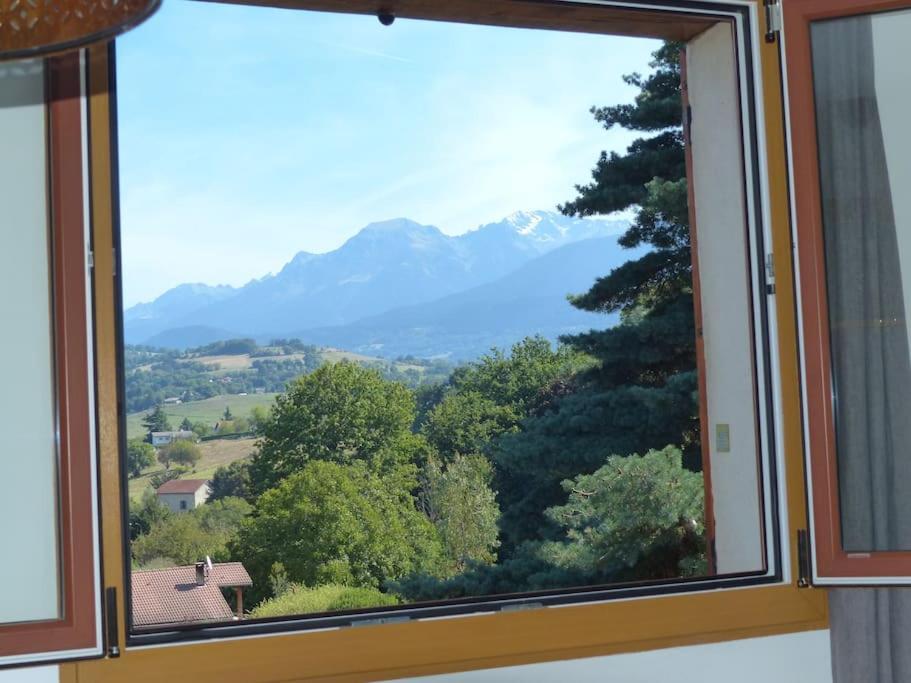 Appartement Dans Maison Brié-et-Angonnes Extérieur photo