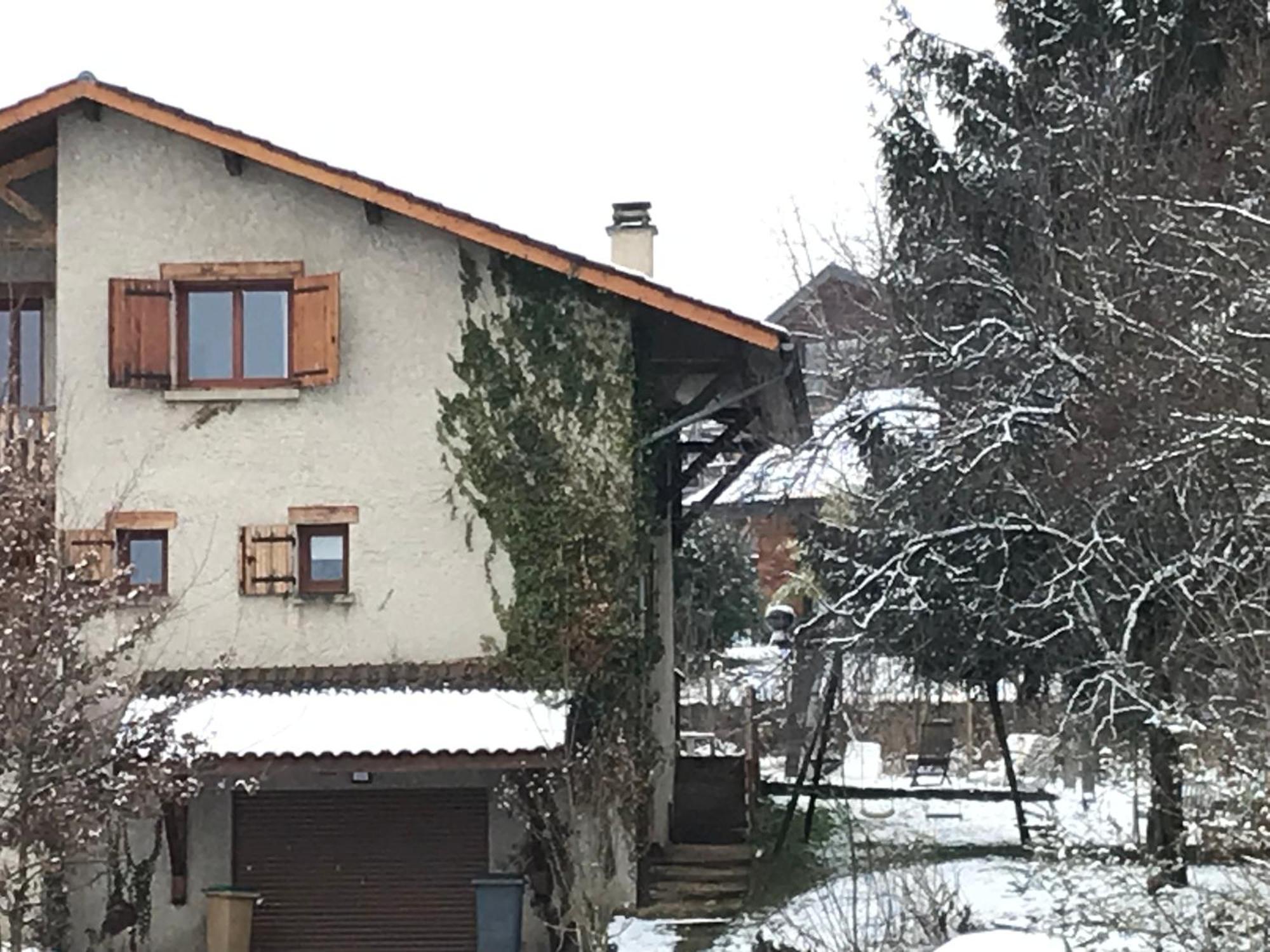 Appartement Dans Maison Brié-et-Angonnes Extérieur photo