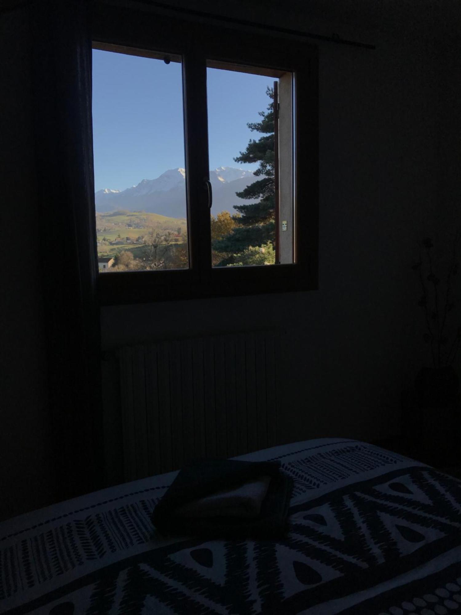 Appartement Dans Maison Brié-et-Angonnes Extérieur photo