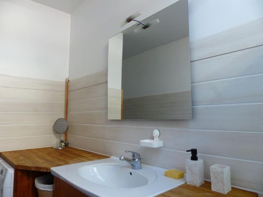 Appartement Dans Maison Brié-et-Angonnes Extérieur photo