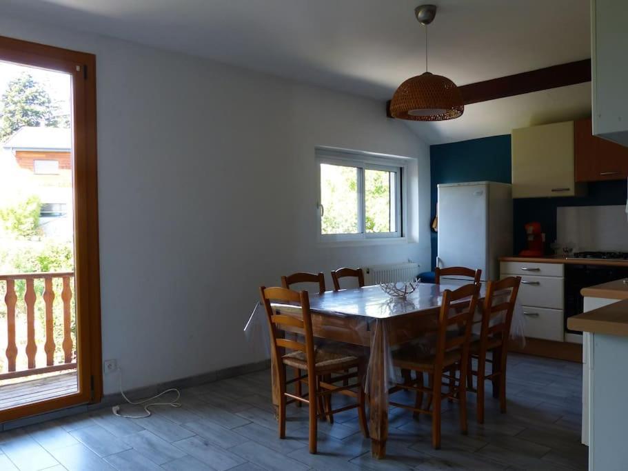 Appartement Dans Maison Brié-et-Angonnes Extérieur photo
